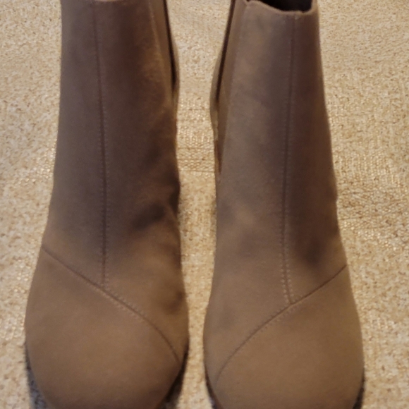 Toms Shoes - Ladies boots